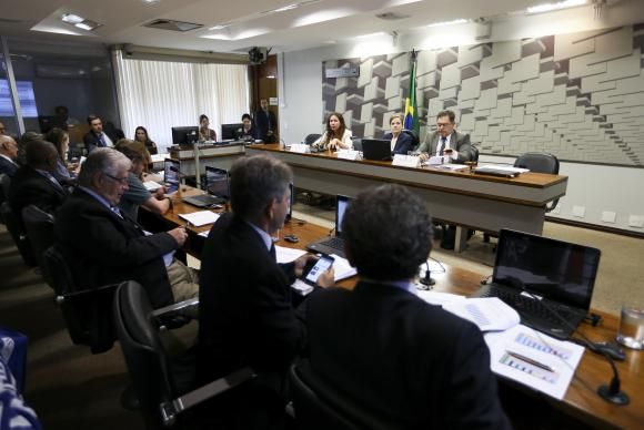 Brasília - A Comissão de Assuntos Econômicos faz audiência para discutir a PEC 55/2016, que limita gastos públicos do governo (Marcelo Camargo/Agência Brasil)