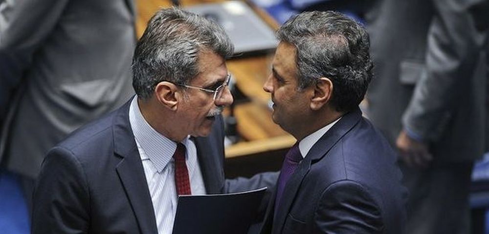 Juca confabula com Aécio no Senado. Foto: Agência Senado