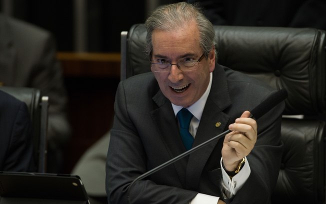 Em março, logo no início do mandato como presidente da Câmara, Cunha preside sessão de votações com ar confiante. Foto:  Fabio Rodrigues Pozzebom/ Agência Brasil - 19.3.15