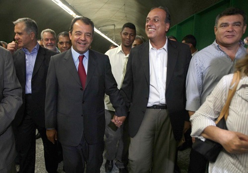 30-06-2010; Rio de Janeiro; Governador Sérgio Cabral na Cerimônia de entrega de 64 Unidades Habitacionais na comunidade do Cantagalo Pavão-Pavãozinho e inauguração do Complexo Rubem Braga; Foto: Carlos Magno