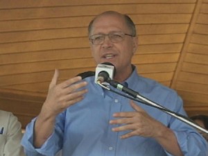Alckmin falou sobre aumento para professores durante cerimônia (Foto: Reprodução/ TV TEM)