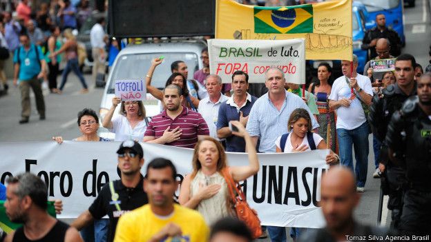 Manifestantes protestam contra o governo no Rio de Janeiro (Foto: Tomaz Silva / Agência Brasil)